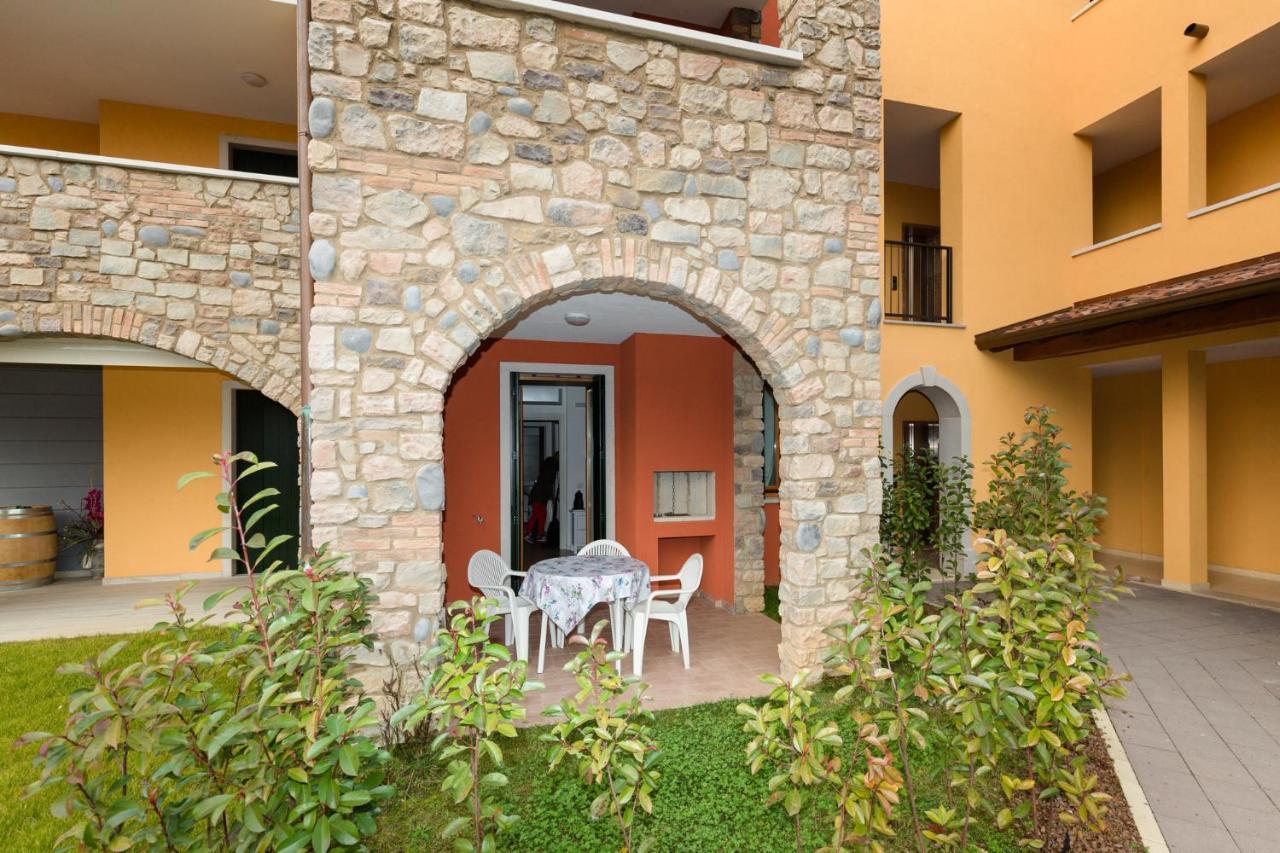 Ferienwohnung Lucy Sirmione Exterior foto